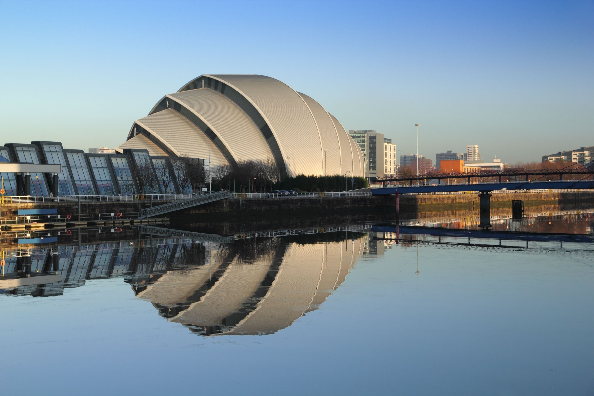 Vé máy bay giá rẻ đi Glasgow